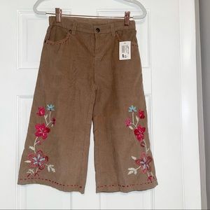 NWT Gauchopant corduroy w/embroidered flower stitching